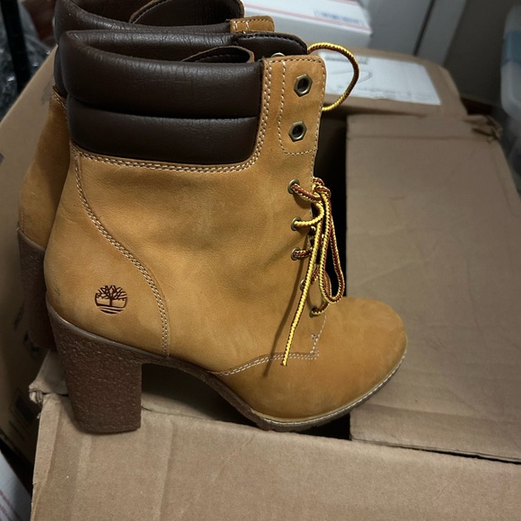 Timberland Tan Heeled Lace-Up Boots - Picture 3 of 9